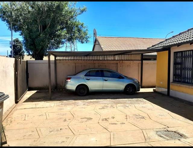 3 BEDROOM HOUSE FOR SALE IN PROTEA GLEN